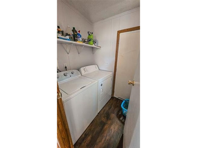 This well-maintained, turn-key 1996 mobile home features 3 - photo 35
