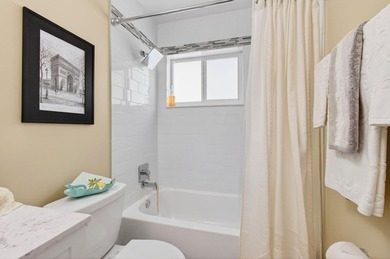 Beautiful one-of-a-kind villa in the desirable Camelot Village - photo 35