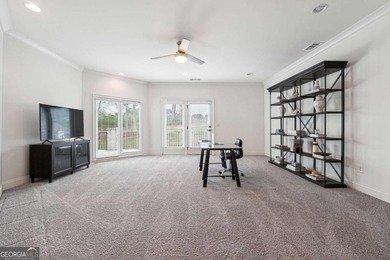 Stunning 9,900 sq ft custom estate located in a prestigious - photo 37