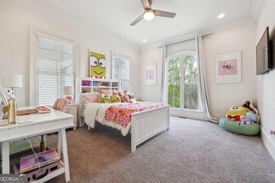 Stunning 9,900 sq ft custom estate located in a prestigious - photo 39
