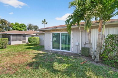 Beautiful one-of-a-kind villa in the desirable Camelot Village - photo 41