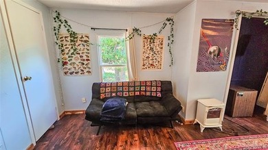 This well-maintained, turn-key 1996 mobile home features 3 - photo 44