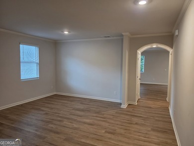 Discover the perfect blend of scale and sophistication in this - photo 5