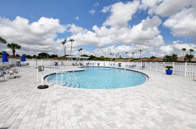 Beautiful one-of-a-kind villa in the desirable Camelot Village - photo 45
