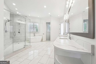Stunning 9,900 sq ft custom estate located in a prestigious - photo 46