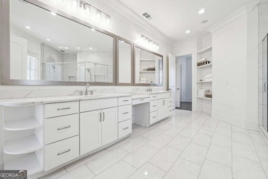 Stunning 9,900 sq ft custom estate located in a prestigious - photo 47
