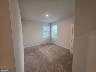Discover the perfect blend of scale and sophistication in this - photo 9