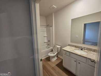 Discover the perfect blend of scale and sophistication in this - photo 10