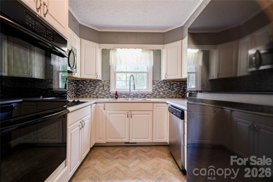 Spacious 3 Bedroom, 3 Bath brick split-level home offers room to - photo 7