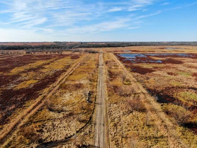 This riverfront gem is a flat-out fantastic waterfowl hunting - photo 18