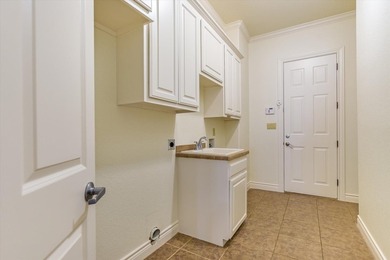 Positioned on a corner lot with a circular drive in Horseshoe - photo 19
