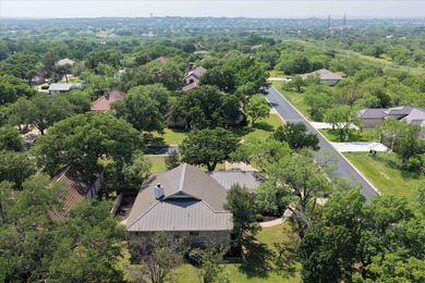 Positioned on a corner lot with a circular drive in Horseshoe - photo 26