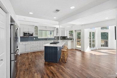 Rare is an understatement. This is a 1.33-acre coastal sanctuary - photo 2