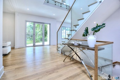 Tucked away on a quiet cul de sac in the desirable Hunt Club - photo 3
