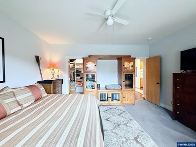 Cozy home nestled in desired Creekside Estates. Relax by the gas