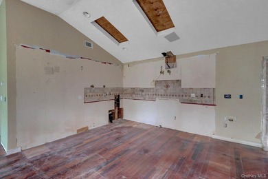 Hi-Ranch Style Home. This Home Features 6 Bedrooms, 2 Full Baths - photo 28