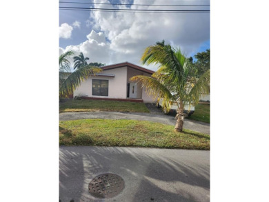 (private lake, pond, creek) Home For Sale in Miramar Florida