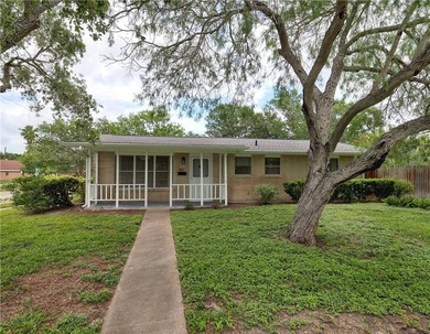 Locatoin, location, location! Tucked in the highly desirable Bay - photo 3