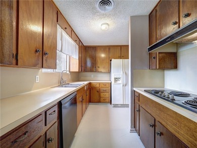 Locatoin, location, location! Tucked in the highly desirable Bay - photo 8