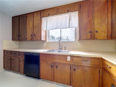 Locatoin, location, location! Tucked in the highly desirable Bay - photo 9