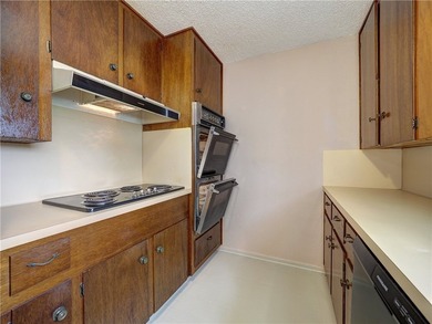 Locatoin, location, location! Tucked in the highly desirable Bay - photo 10