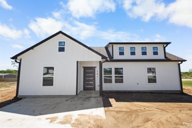 Lake Bridgeport Home For Sale in Bridgeport Texas