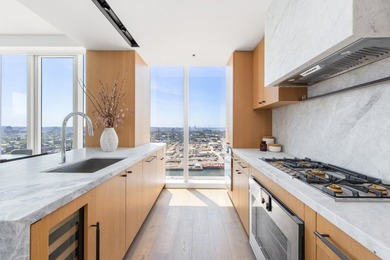 LUXURY WATERFRONT LIVING IN BROOKLYN HEIGHTS, IMMEDIATE - photo 3