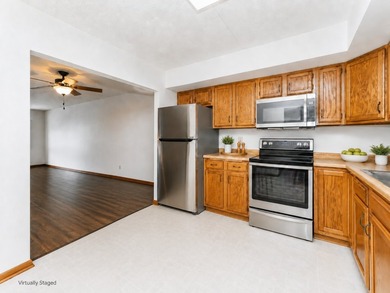 Enjoy a comfortable, convenient lifestyle in this light-filled - photo 5