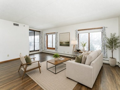 Enjoy a comfortable, convenient lifestyle in this light-filled - photo 9