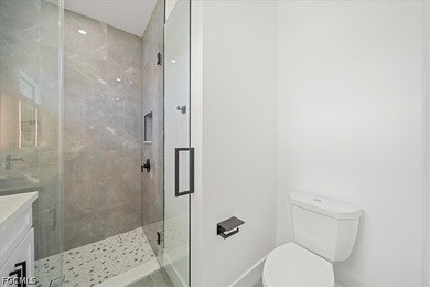 Welcome to the Moon Model, a beautifully designed contemporary - photo 23