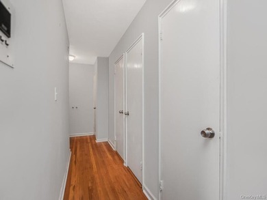 COMMUTERS DREAM LOCATION! This beautiful corner unit features a - photo 11