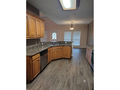 Beautiful spacious home on corner lot in Kings Point - photo 3