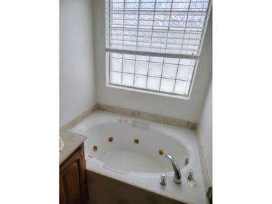 Beautiful spacious home on corner lot in Kings Point - photo 6