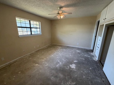 Are you looking for the perfect fixer-upper? This is the one! - photo 5