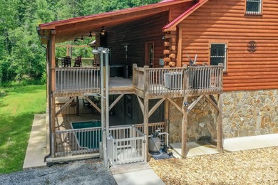 RIVERFRONT LOG HOME IN LAKE LURE, NC. Built in 2022, this 3358 - photo 7