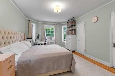 Experience timeless pre-war elegance at Forest Hills South, a - photo 14