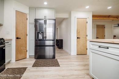 The deal you kept waiting for? You just found it! This spacious - photo 5