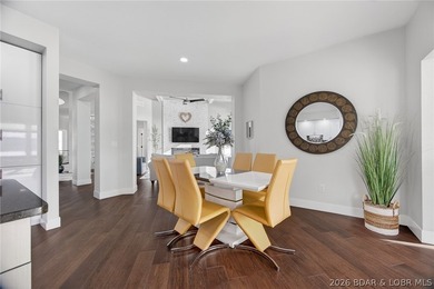MOTIVATED SELLERS!!! Experience the newest fully furnished - photo 17
