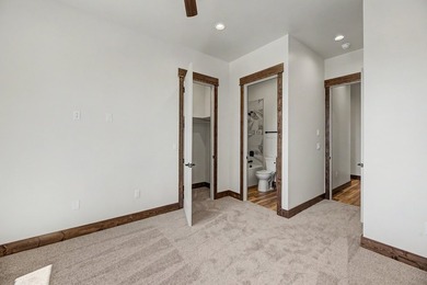 Brand New Custom Construction on 2.72 private acres in Canyon - photo 17