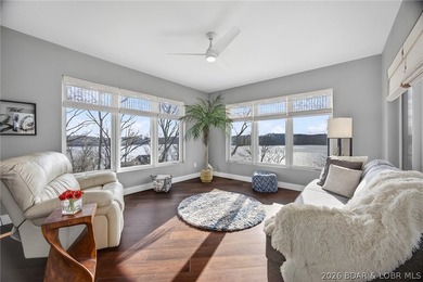 MOTIVATED SELLERS!!! Experience the newest fully furnished - photo 18