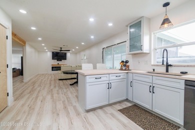 The deal you kept waiting for? You just found it! This spacious - photo 8