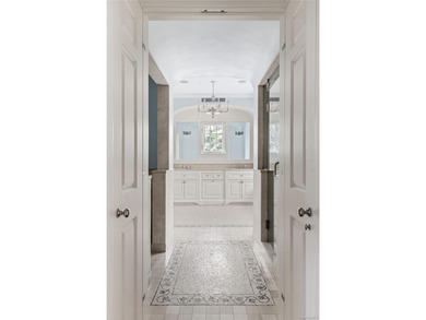 Direct Waterfront Estate with 300+ Ft Deep-Water Dock. Built in - photo 19