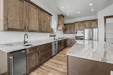 Brand New Custom Construction on 2.72 private acres in Canyon - photo 25