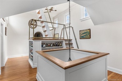 Direct Waterfront Estate with 300+ Ft Deep-Water Dock. Built in - photo 29