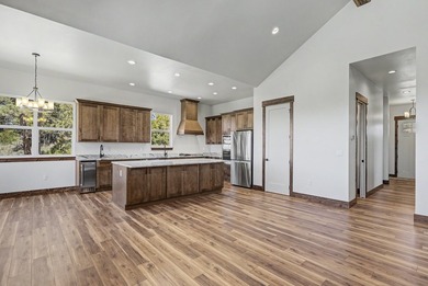 Brand New Custom Construction on 2.72 private acres in Canyon - photo 29