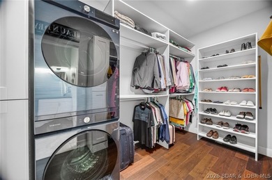 MOTIVATED SELLERS!!! Experience the newest fully furnished - photo 30