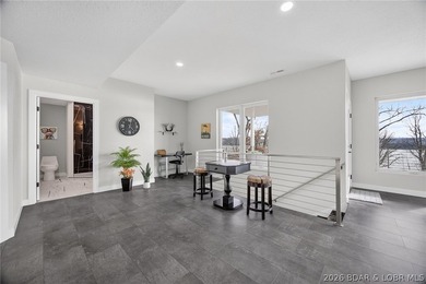 MOTIVATED SELLERS!!! Experience the newest fully furnished - photo 34