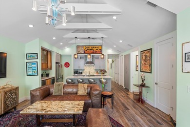 Private Old Town property with built-in income and exceptional - photo 34