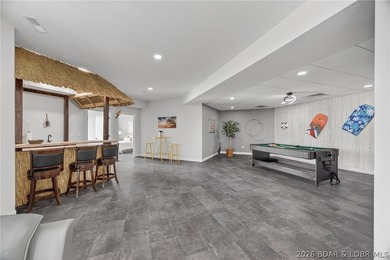 MOTIVATED SELLERS!!! Experience the newest fully furnished - photo 36
