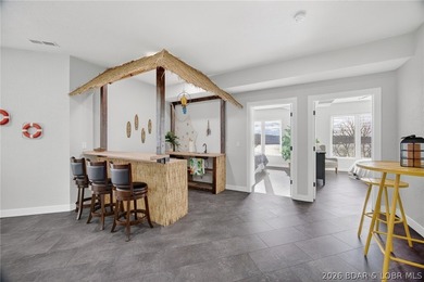 MOTIVATED SELLERS!!! Experience the newest fully furnished - photo 39